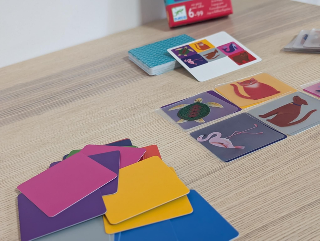 Twist up Djeco - Prix neuf : 11.90 euros