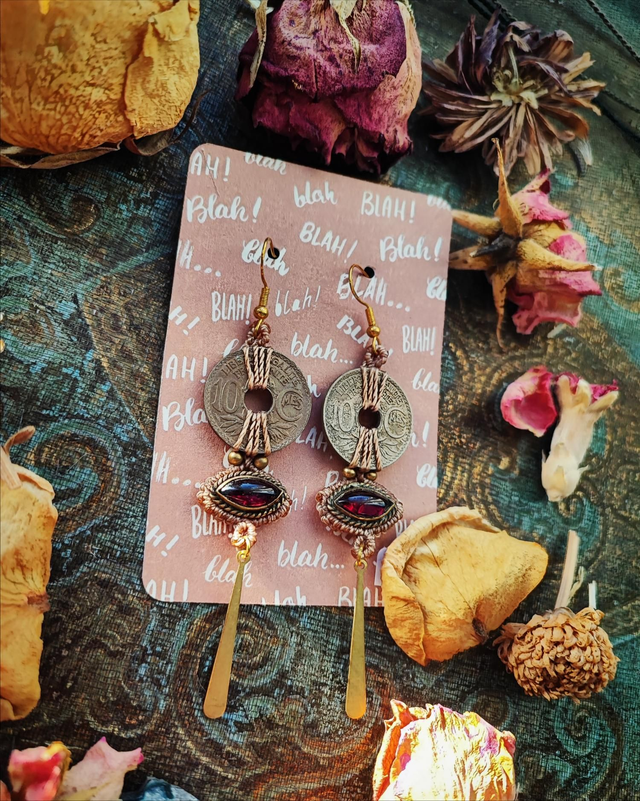 Boucles Grenat Doré – Oeil de Chat &amp; Charms Luxes