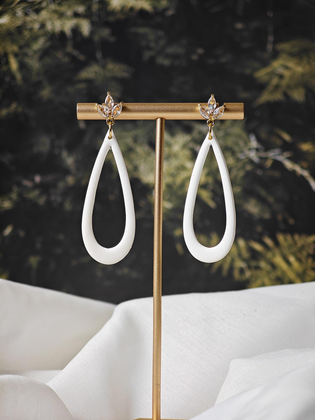 LJFW Kolelcija - Beli veliki viseči uhani z osnovo iz cirkonije 