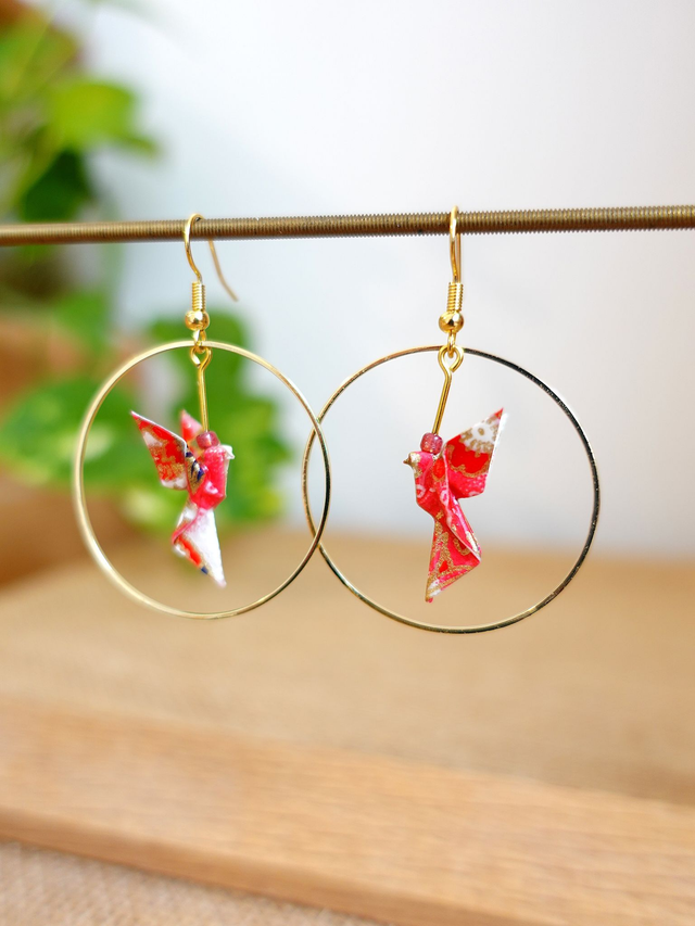 Oiseaux, Colombe en Origami / Crochets plaqué or 14K / Papier japonais washi / Rose, Or / Créole, Anneaux / Boucles d'oreilles / Bijou origami /