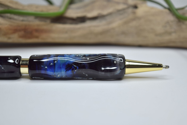 STYLO A BILLE FACETTES FIL D'ARGENT MONTURE OR