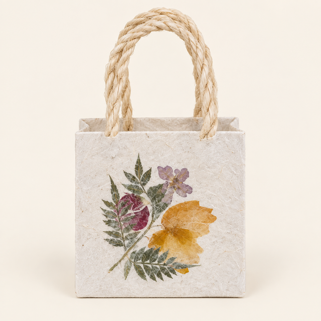 Sac Bonbonnière en papier Antemoro de Madagascar
