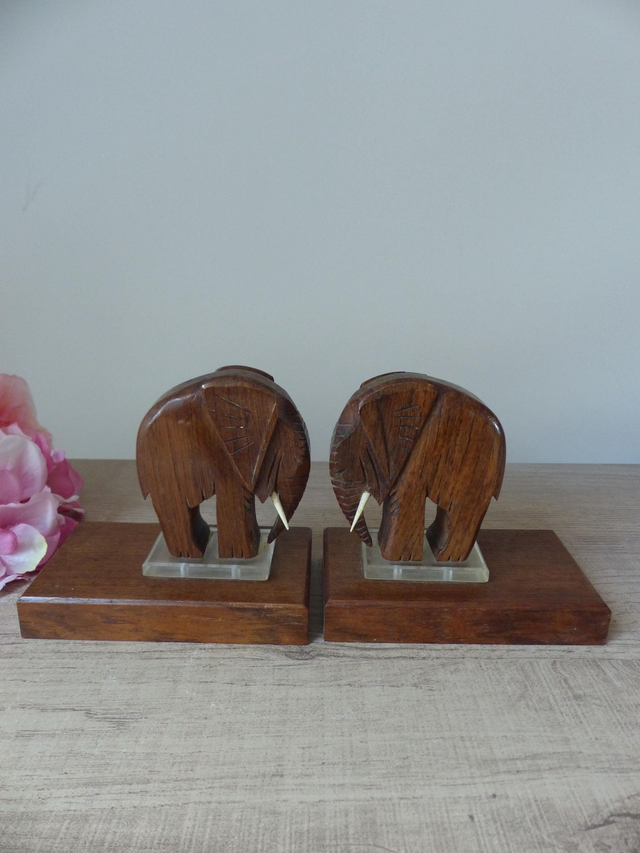 Paire serre-livres deux éléphants en bois sculpté marron, Statues d’éléphants, Support de livres animaux vintage, Décoration intérieure