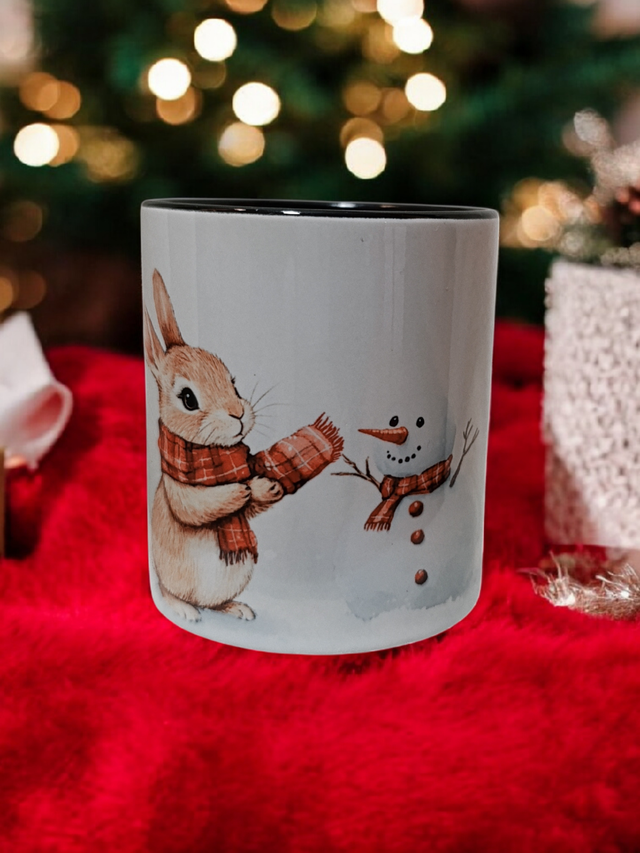 Tasse en Céramique Lapin &amp; Bonhomme de Neige – Illustration Hivernale Douce et Magique