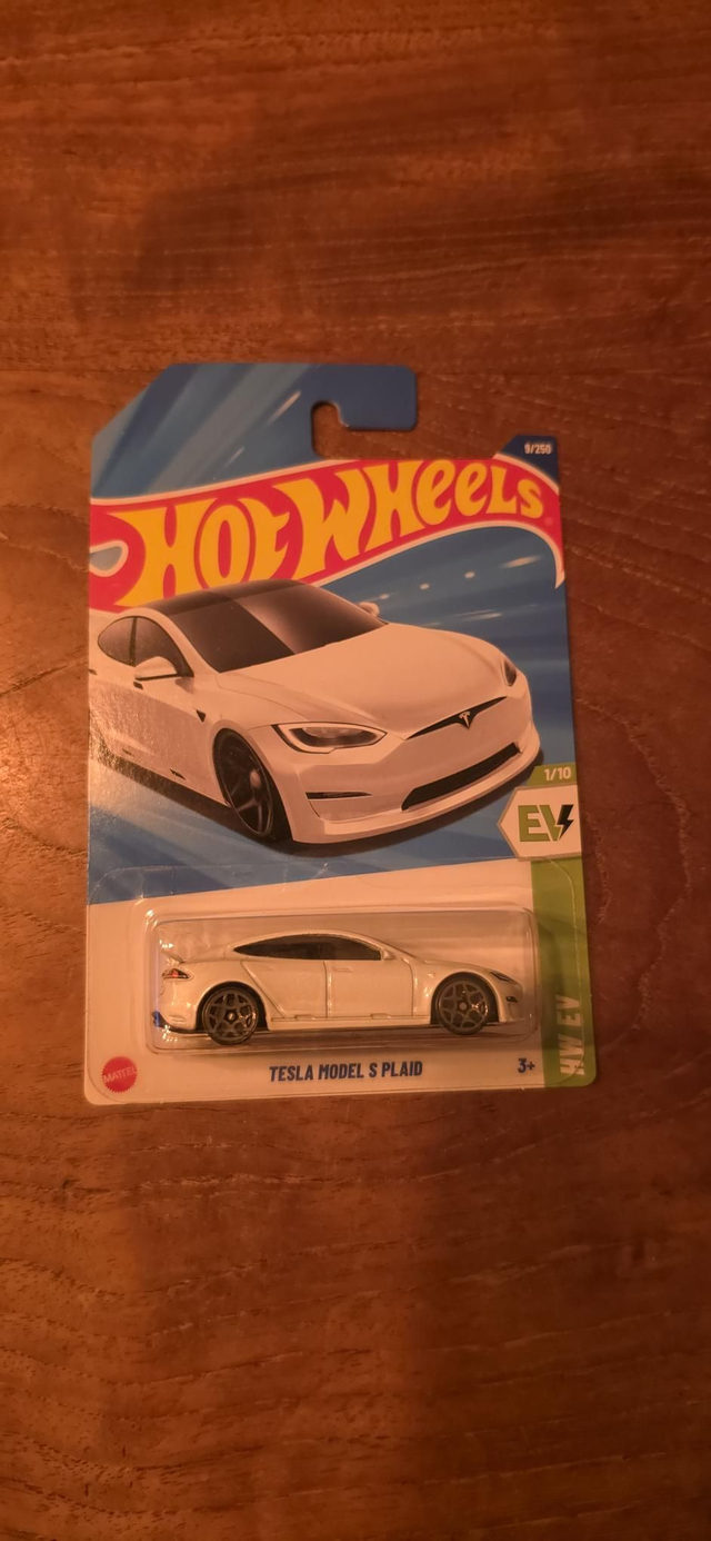 Tesla model s plaid