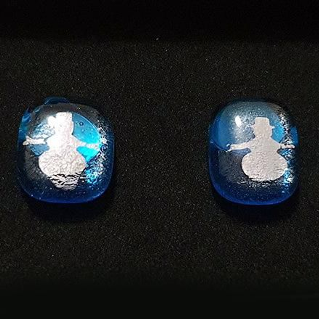 S8 Aqua blue snowman glass studs