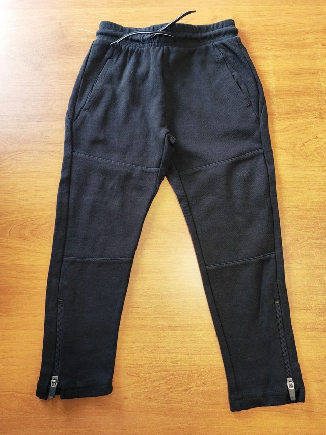 Pantalon jogging noir en 6 ans