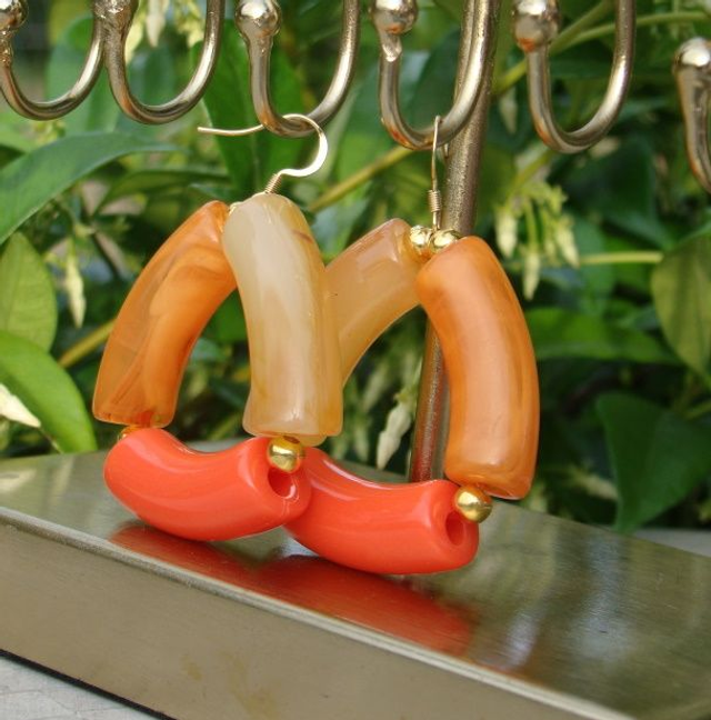 Boucles d&#039;oreilles perles tubes incurvées Tiranga Kaddoo