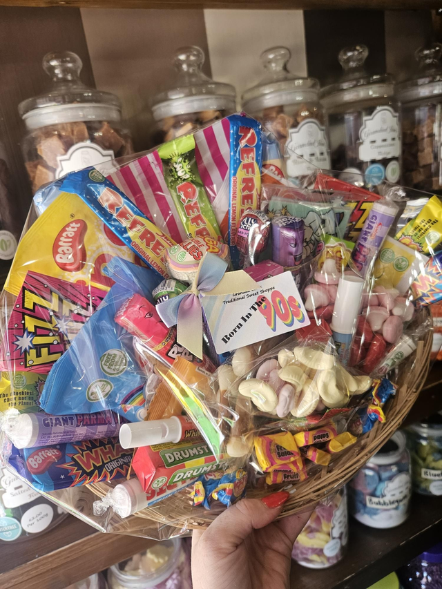 Born in the 90s hamper 