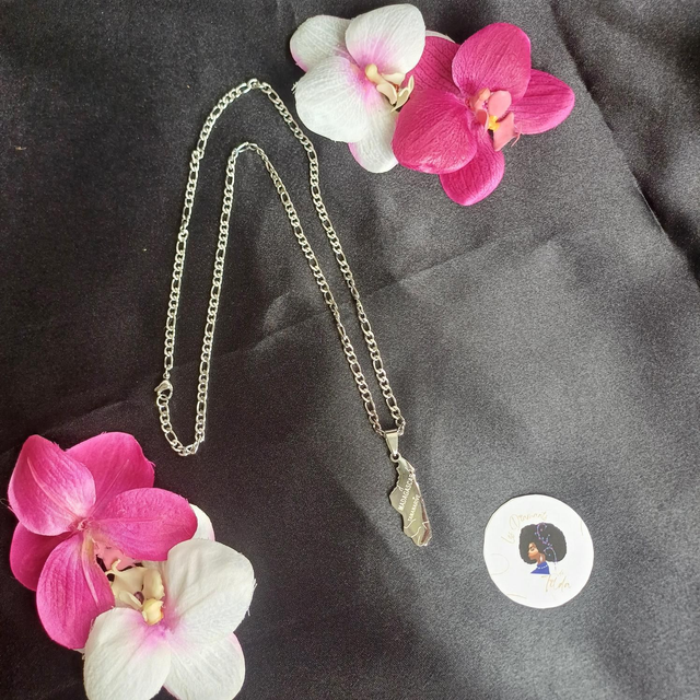 Chaîne + pendentif  Madagascar 