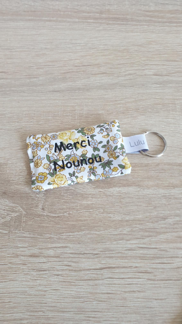 Porte clés Merci Nounou (fleuri jaune)