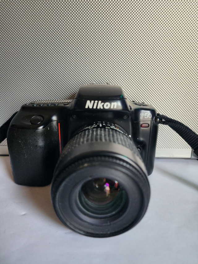 Nikon F50 avec Objectif AF Nikkor 35-80mm 1:4-5.6D