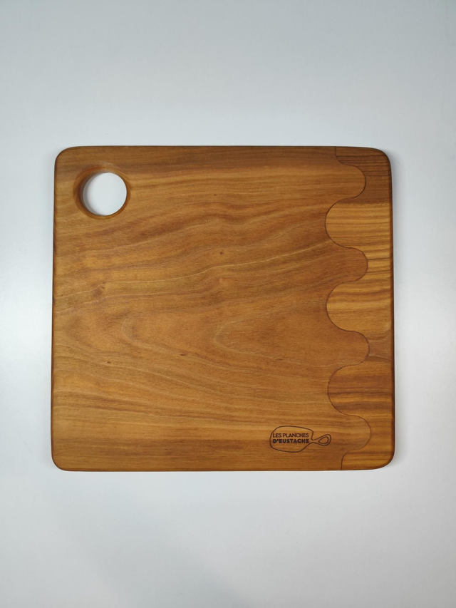 Planche “Ondulo” – Assemblage de merisier massif (25 x 26 cm)