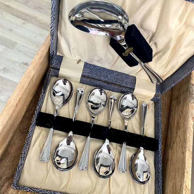 Coffret 7 pièces à dessert