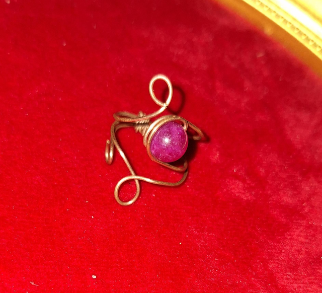 Hermes' blessing in bronze with dyed pink tourmaline, size 56