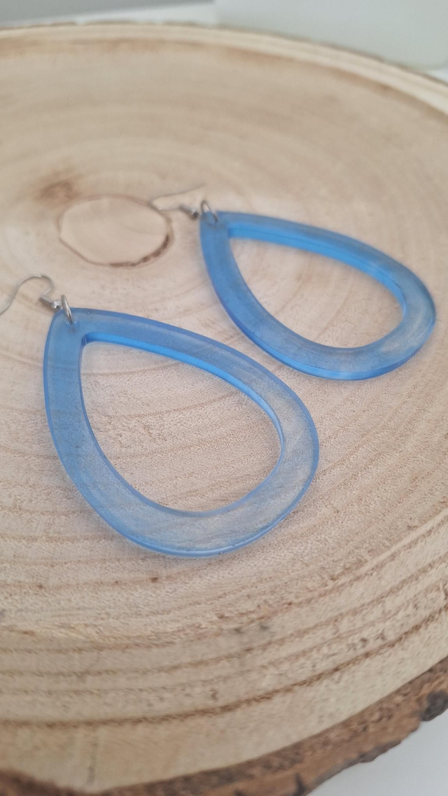 Boucles d&#039;oreilles grande gouttes fines bleues 