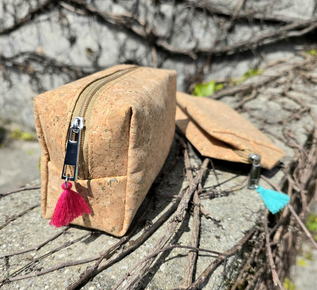 Trousse rectangulaire "Mila" en tissu de liège naturel &amp; or