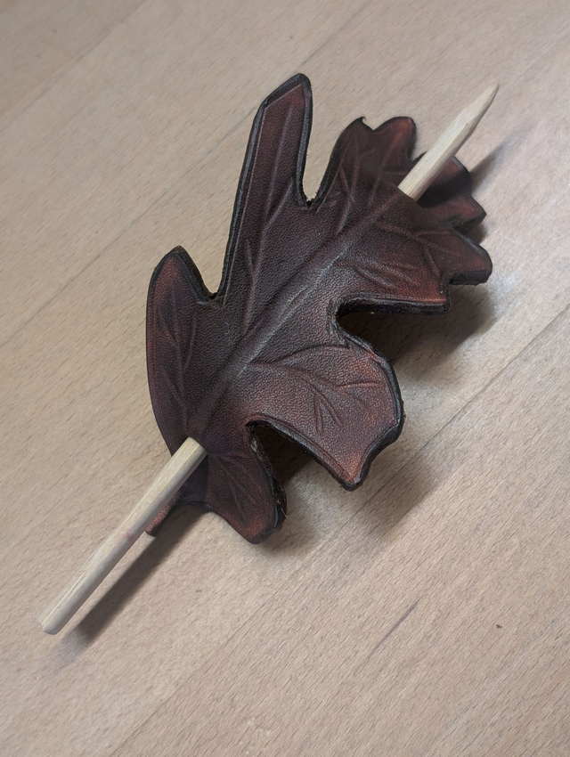 Barrette à cheveux Feuille de Chêne.