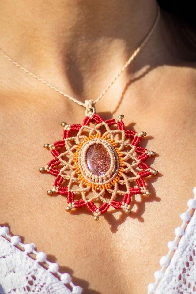 Collier micro-macramé Mandala