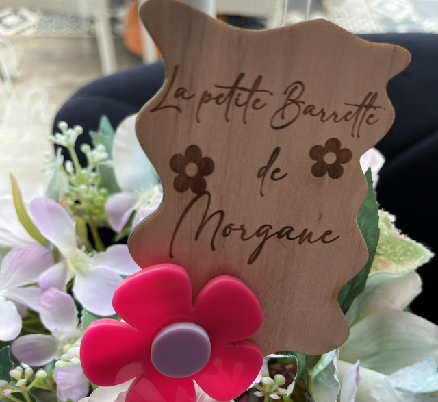 Barrette et support personnalisé 