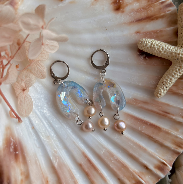 Arch Huggie Hoop Earrings with Freshwater Pearls Stainless Steel