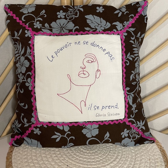 Coussin Brodé GLORIA