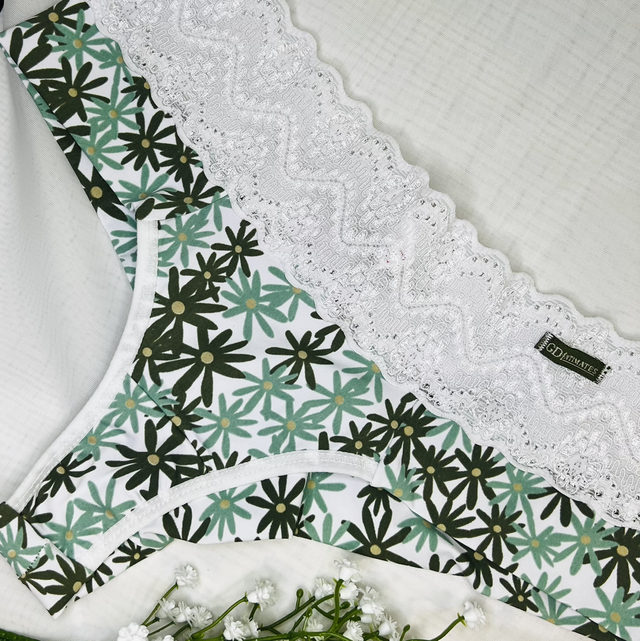 WHITE WITH GREEN FLOWER 