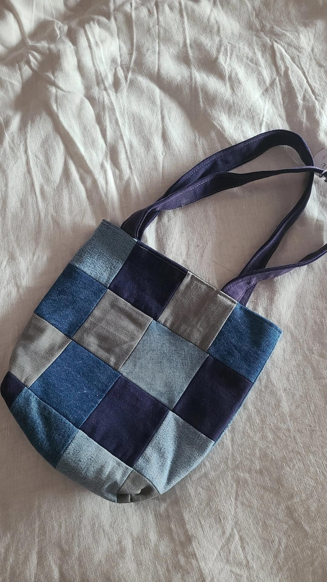 Petit tote bag en jean recyclé – Patchwork unique
