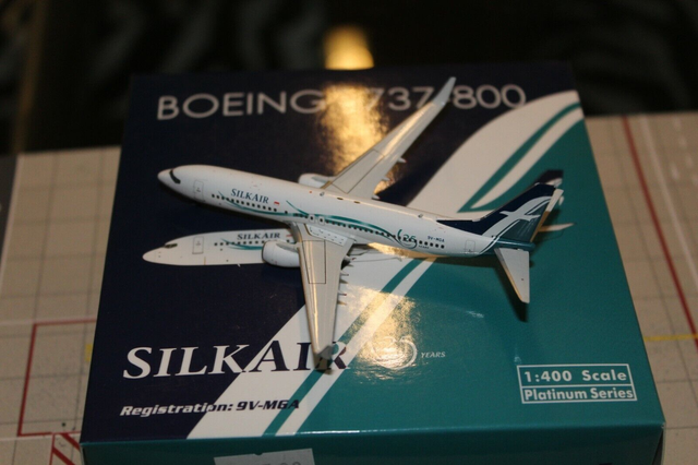 SilkAir B737-800 (9V-MGA) &quot;25 Years&quot;, 1:400, Phoenix