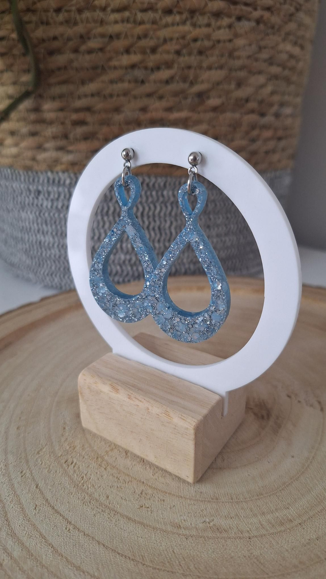 Boucles d&#039;oreilles infinies bleues et paillettes argentées 