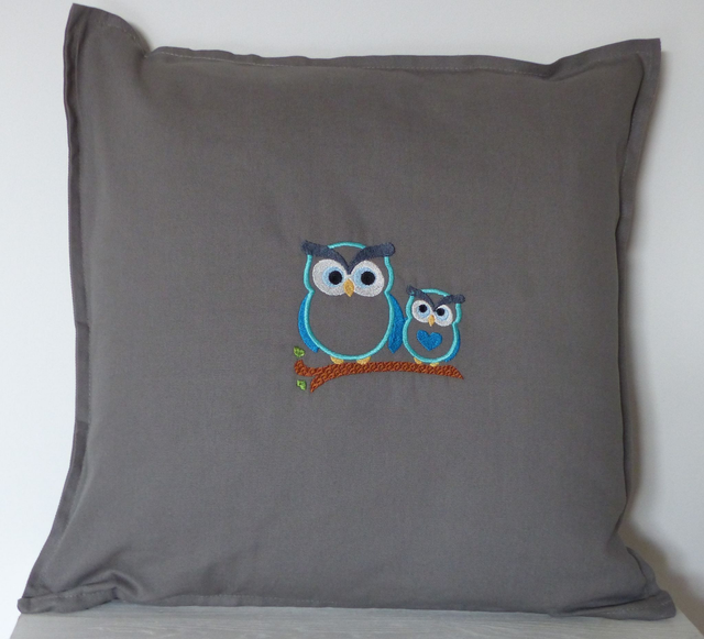 Kissenhülle grau „Eulenmami türkis“