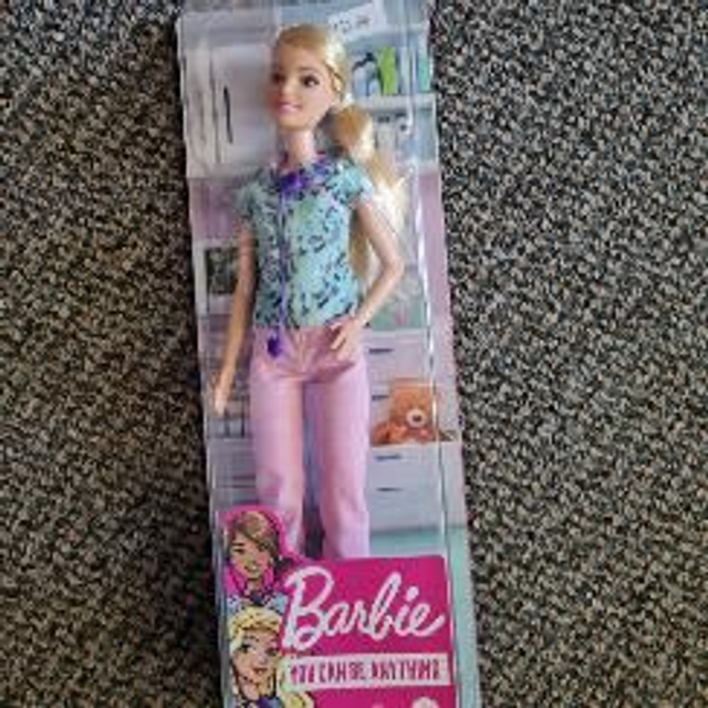 BARBIE DOCTOR DOLL