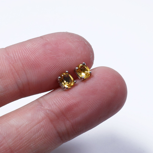 Pair of Vintage Sterling Silver 925 Small Dainty Delicate 5x4mm Oval Cut Yellow Citrine Gemstone November Birthstone Stud Earrings