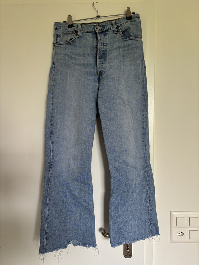 Pantalon bleu clair Jeans Levi’s premium Ribcage crop flare (47)