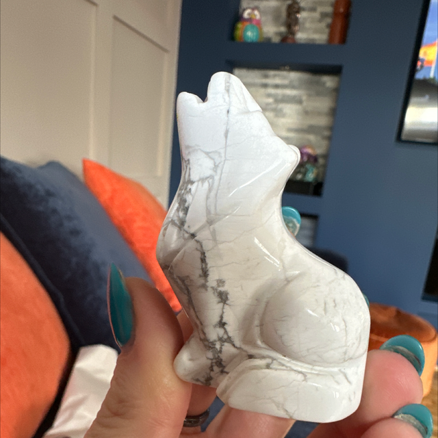 White Howlite Wolf 