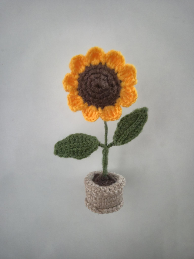 Pot de fleur Tournesol au crochet aimanté