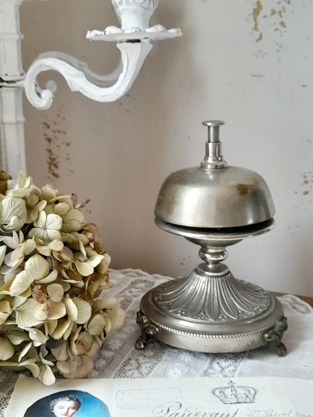 Sonnette de comptoir de réception ancienne