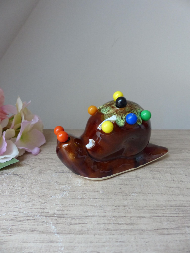 Ancien porte piques escargot pour cocktail, porte piques fourchettes à escargots, escargot décoration table France 1970, plat escargot