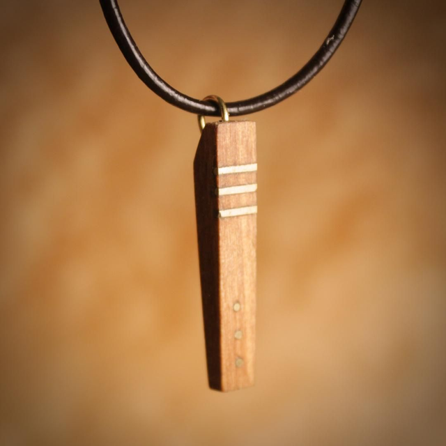 Pendentif 3 bandes et 3 points laiton