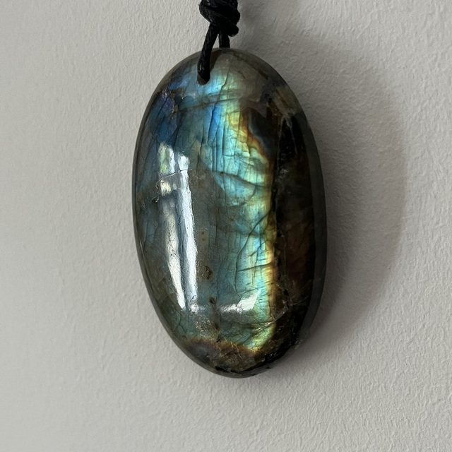 Pendentif en Labradorite de belle taille !