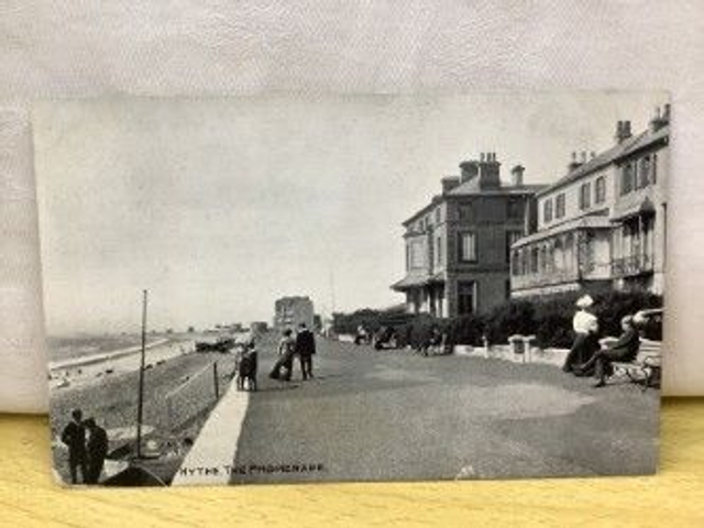 Hythe, The Promenade, Kent, vintage Photochrom Co. Ltd Postcard. Our Ref No. R387 £2.50