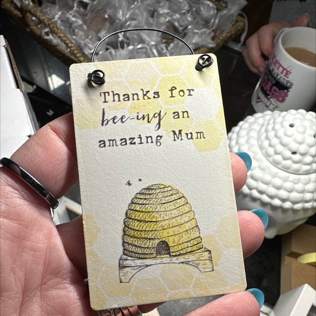 Bee Mini Signs - Amazing Mum
