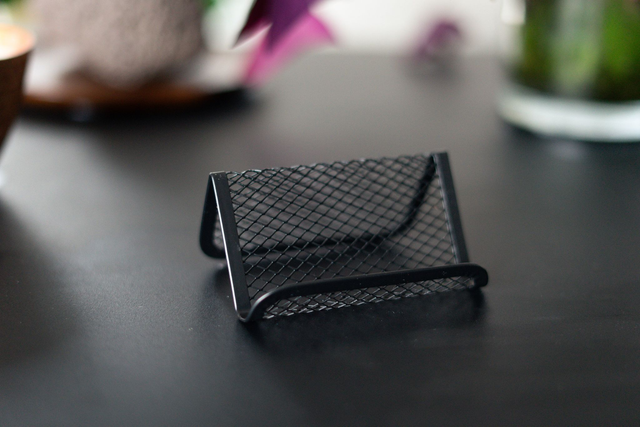 Support noir pour calendrier horizontal