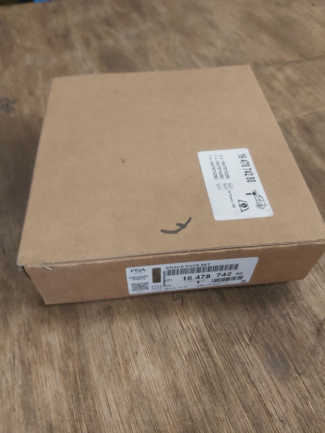 1647874280 - Jeu de 4 plaquettes de frein