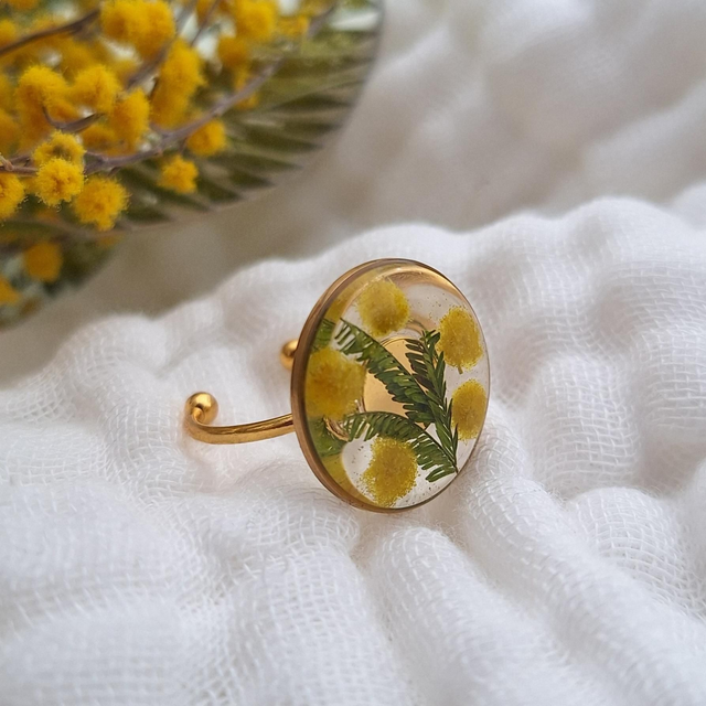 Bague dorée ◦ Fleurs de Mimosa
