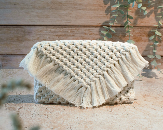 Pochette en macramé