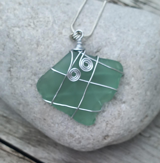 Aqua sea glass pendant | Jewellery 