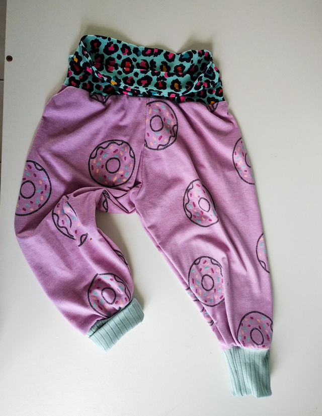 F*.  18/24 M      Pantalon confort  "DONUTS" 🍩