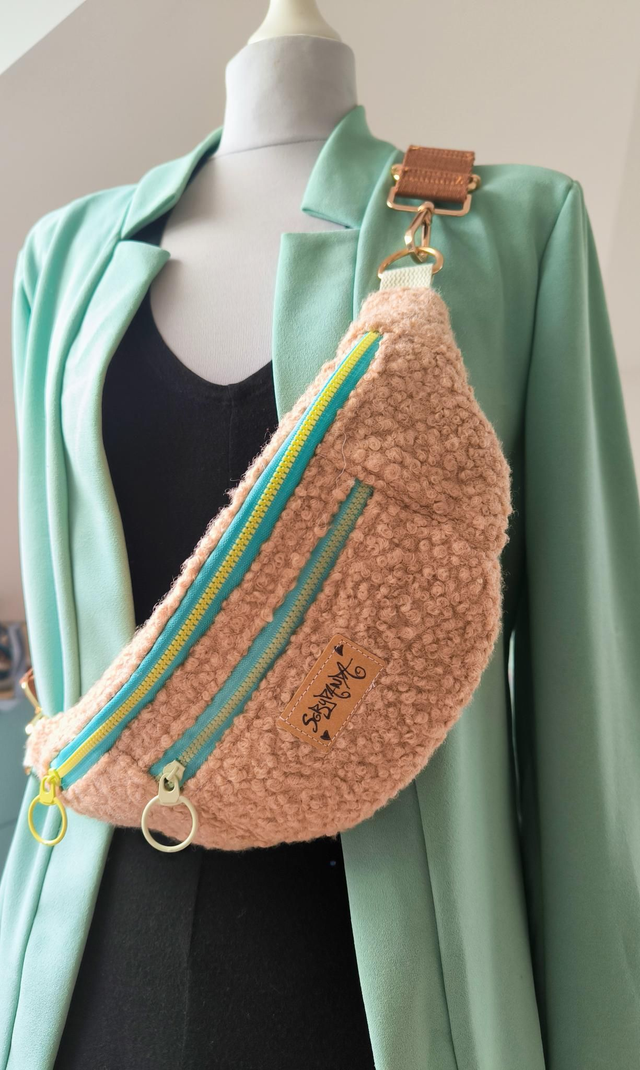 Banane bouclette beige