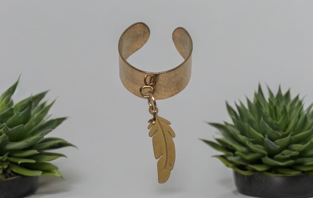 Bague pampille plume